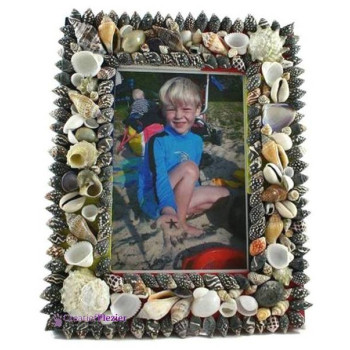 Op je kinderfeestje een fotolijstje met schelpen maken